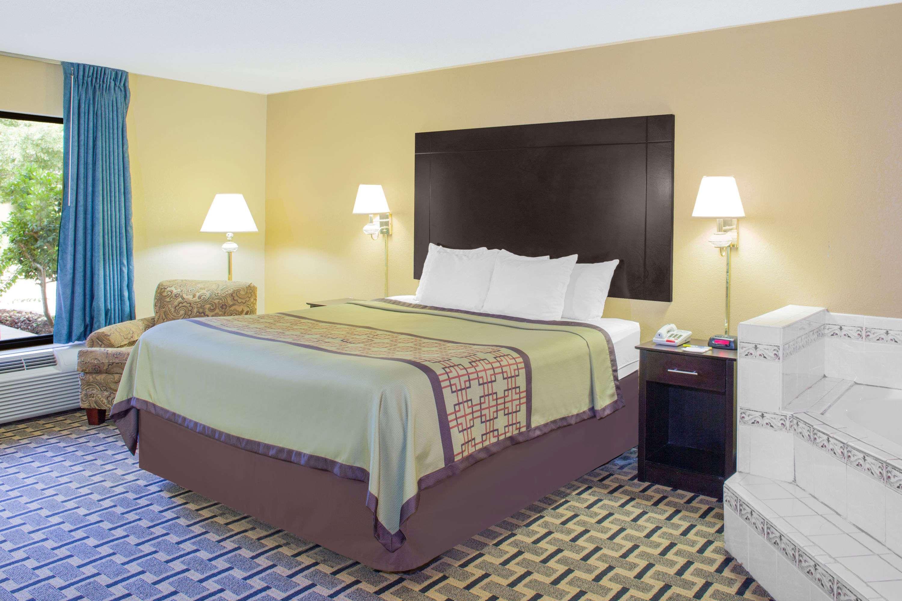 Days Inn By Wyndham Andalusia Eksteriør bilde